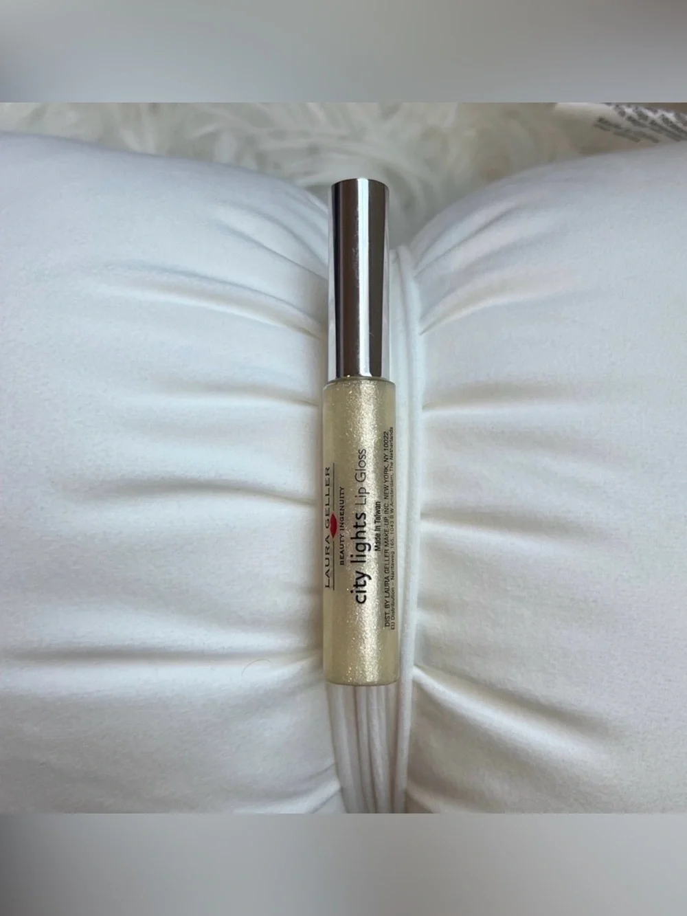 5 for $35 NWOT Laura Geller City Lights Lip Gloss - Picture 4 of 5